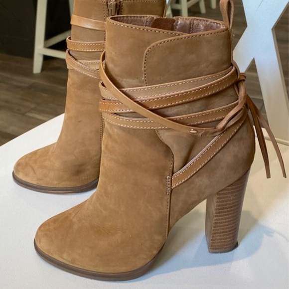 Steve Madden suede ankle boots - Picture 2 of 9